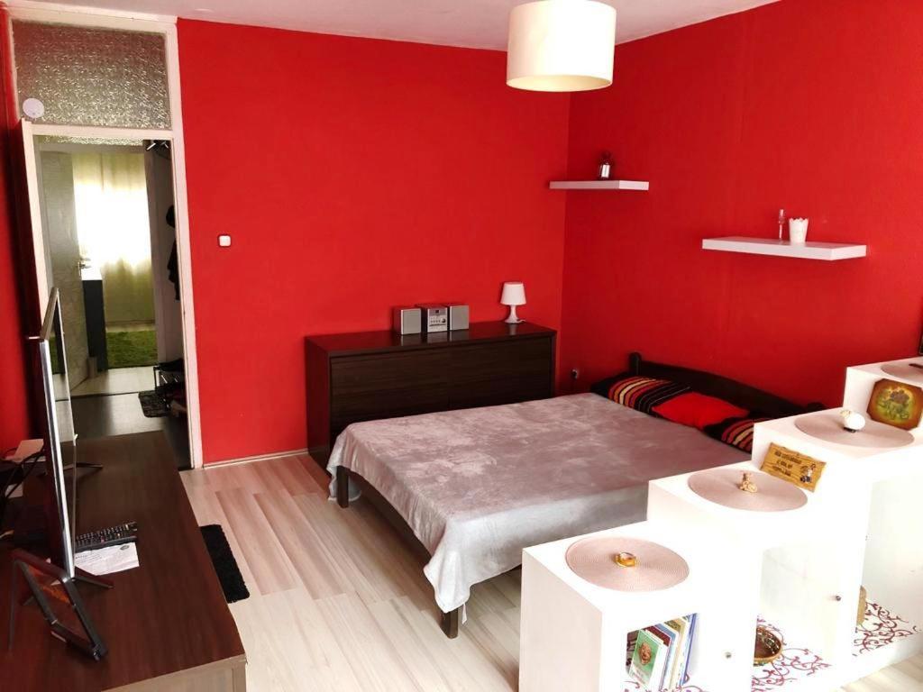 Lilla Vendeglakas Zalaegerszeg Sziveben Apartment Ngoại thất bức ảnh